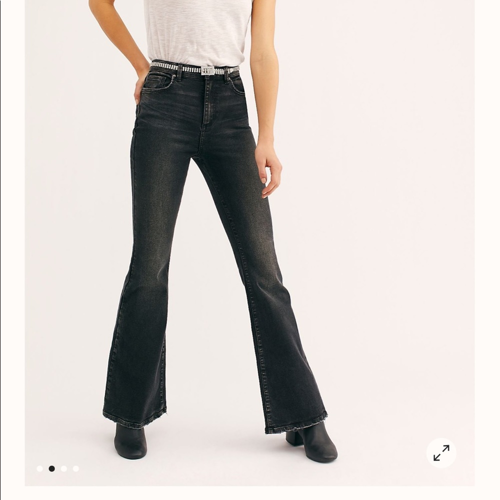 Size 27 Lee high rise flare jeans (black)